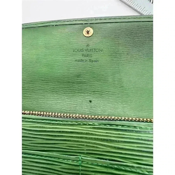 Louis Vuitton Epi Leather Unisex Wallet Green Credit Card Holder - Picture 2 of 9
